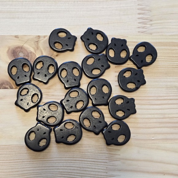 Unbranded Other - 18 Black Skull Beads Synthetic Dolamite Loose 15.88mm
